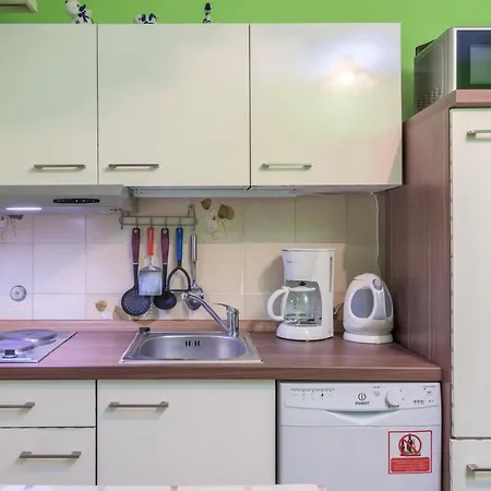 Apartament With Parking Space - 16053 Pula