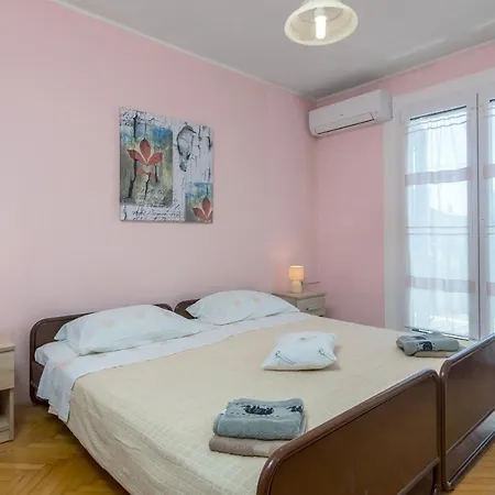 Apartman With A Parking Space - 16053 *