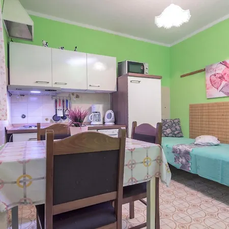 Apartment With A Parking Space - 16053 Pula