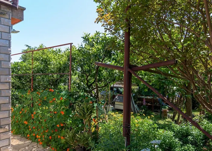 With A Parking Space - 16053 Pula