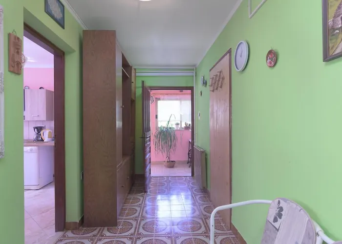 With A Parking Space - 16053